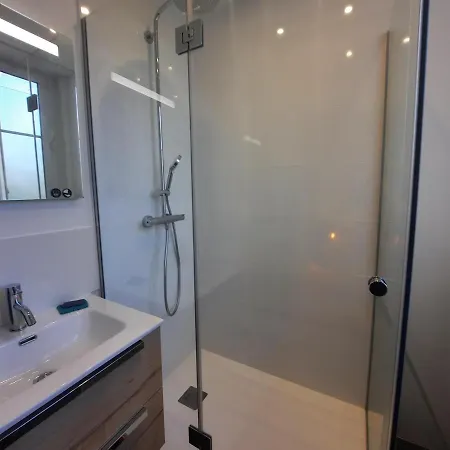 Superbe T2 Avec Jardin, équipements Pour Bébé, à Deux Pas Du Centre De Et Des Plages! - Fr-1-239-1007 Bayona
