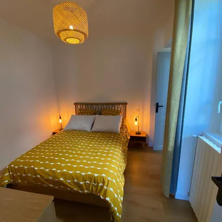 Superbe T2 Avec Jardin, équipements Pour Bébé, à Deux Pas Du Centre De Et Des Plages! - Fr-1-239-1007